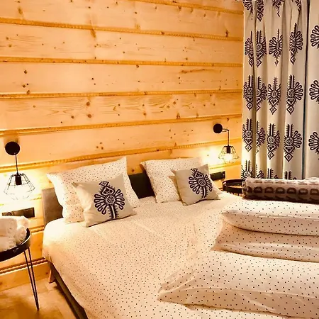 Apartament Przystanek *